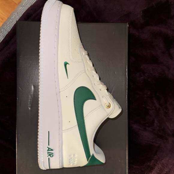 Nike Air Force One 07 LV8 - Picture 7 of 7